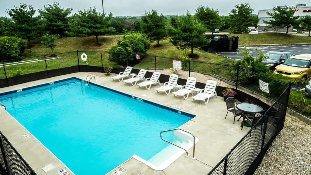 Red Roof Inn & Suites Newport - Middletown, Ri Eksteriør billede